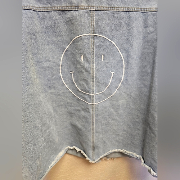First Love Denim Smiley Face Embroidered Shacket Jacket Size Large NWOT - Picture 7 of 11